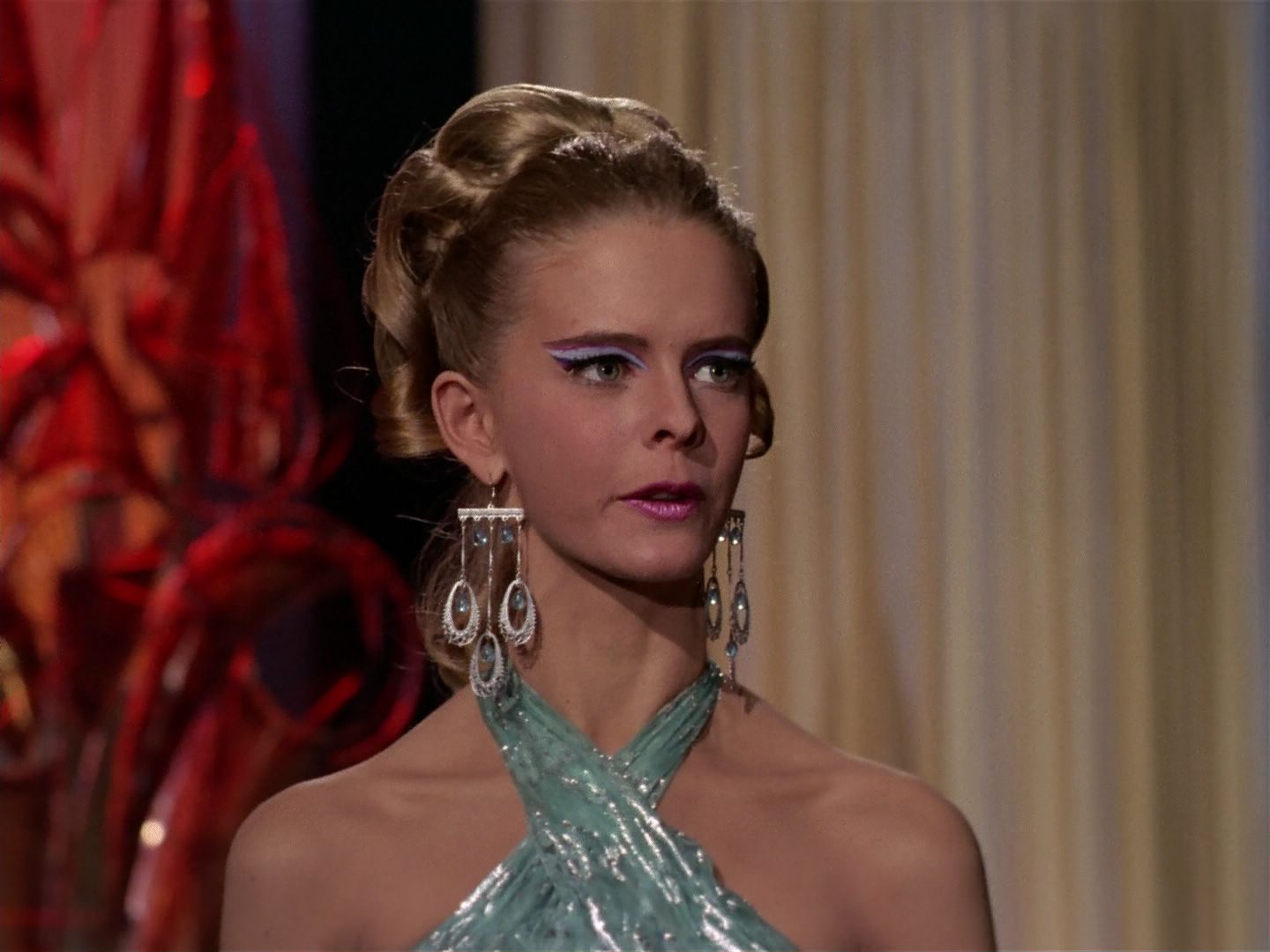 ariane179254_StarTrek_3x21_TheCloudMinders_0570.jpg