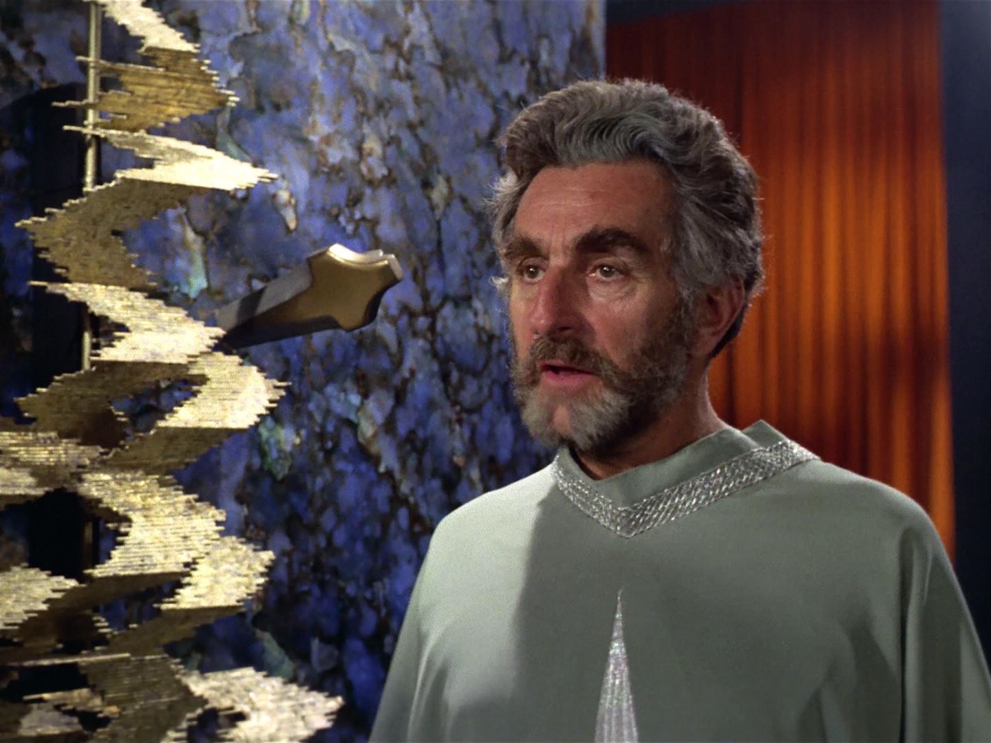 ariane179254_StarTrek_3x21_TheCloudMinders_0626.jpg