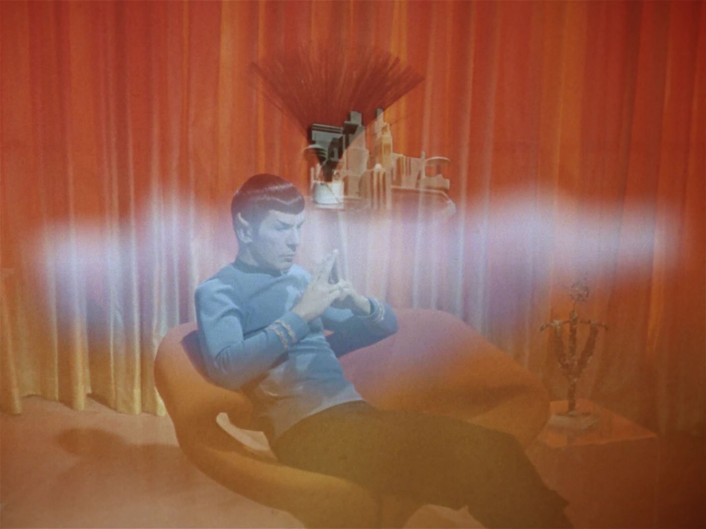 ariane179254_StarTrek_3x21_TheCloudMinders_0823.jpg