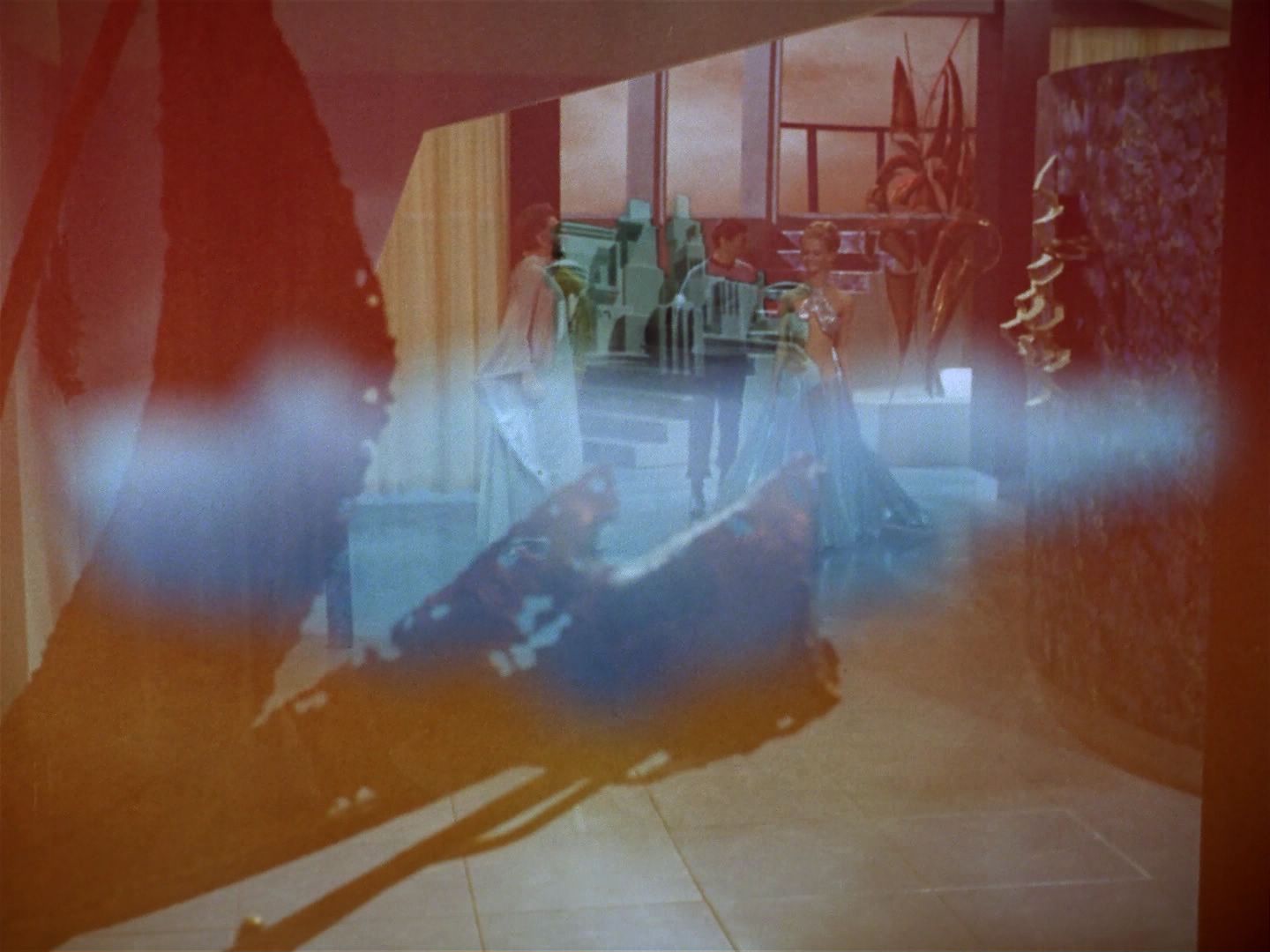 ariane179254_StarTrek_3x21_TheCloudMinders_0828.jpg