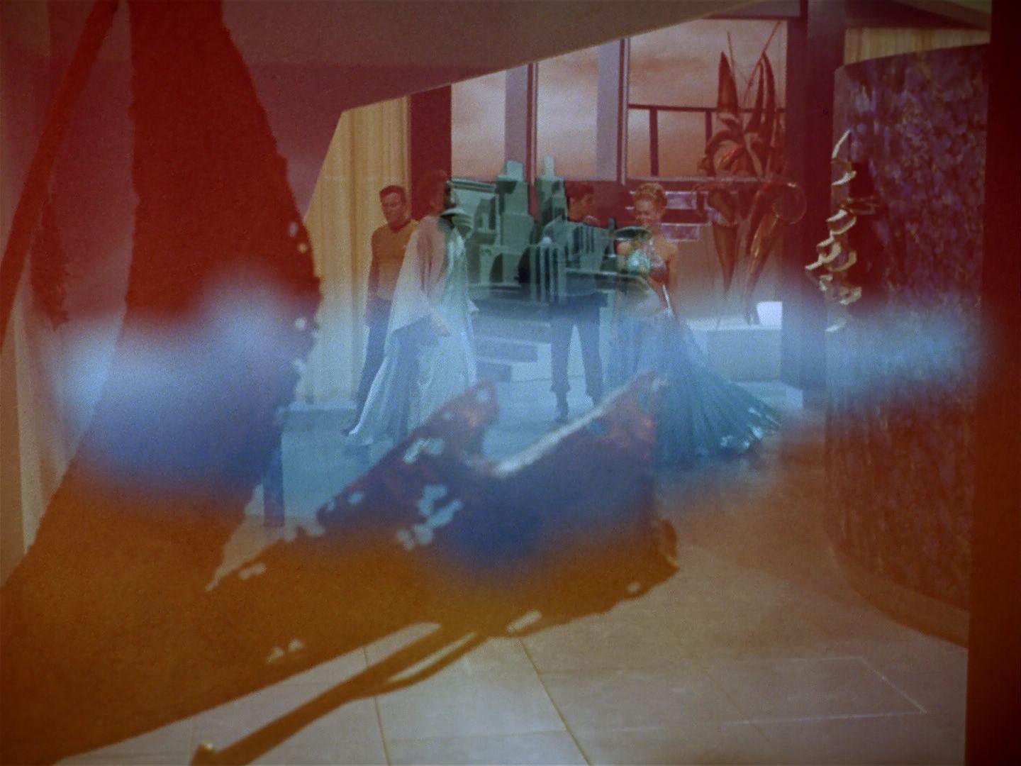 ariane179254_StarTrek_3x21_TheCloudMinders_0829.jpg