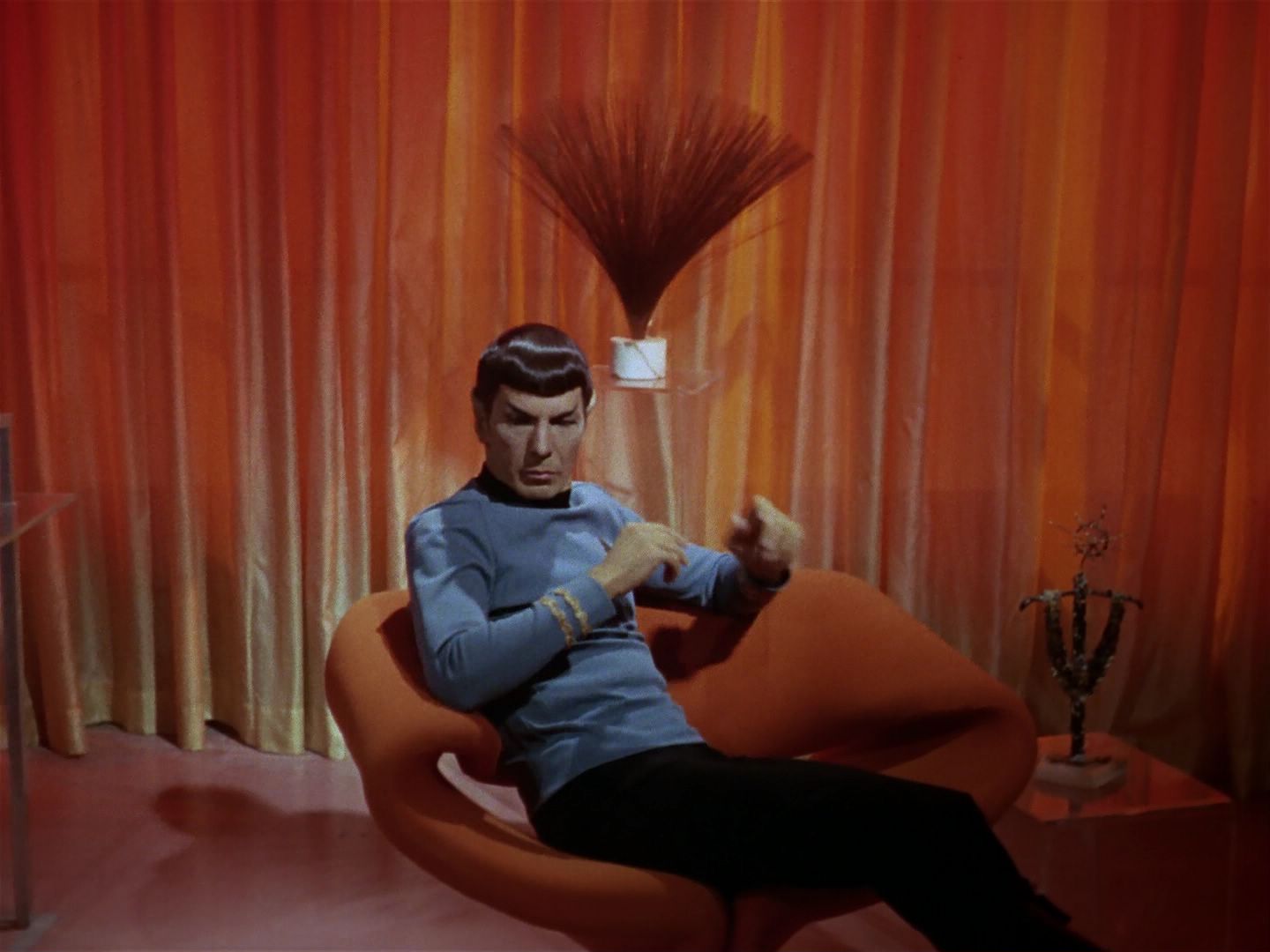 ariane179254_StarTrek_3x21_TheCloudMinders_0884.jpg
