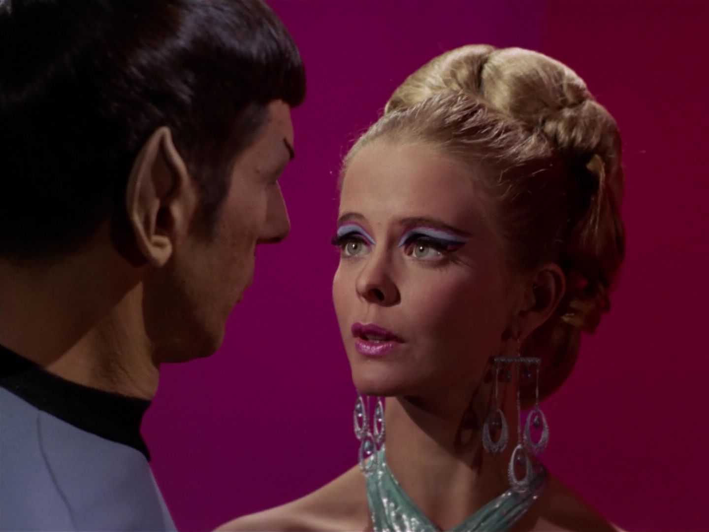 ariane179254_StarTrek_3x21_TheCloudMinders_0969.jpg