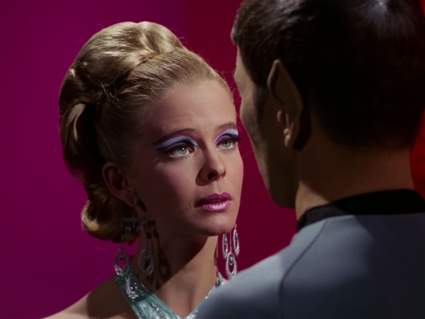 ariane179254_StarTrek_3x21_TheCloudMinders_1125.jpg