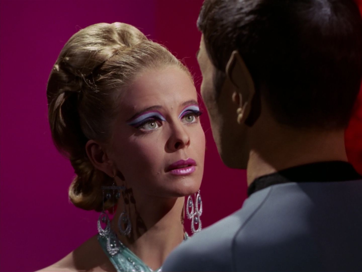 ariane179254_StarTrek_3x21_TheCloudMinders_1127.jpg
