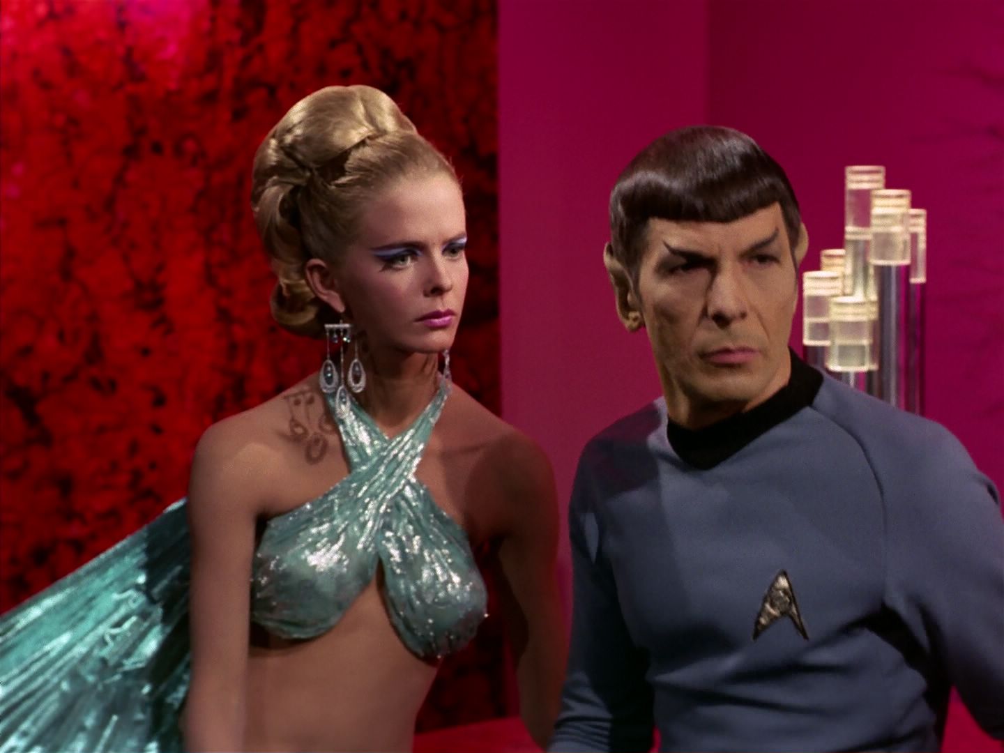 ariane179254_StarTrek_3x21_TheCloudMinders_1180.jpg