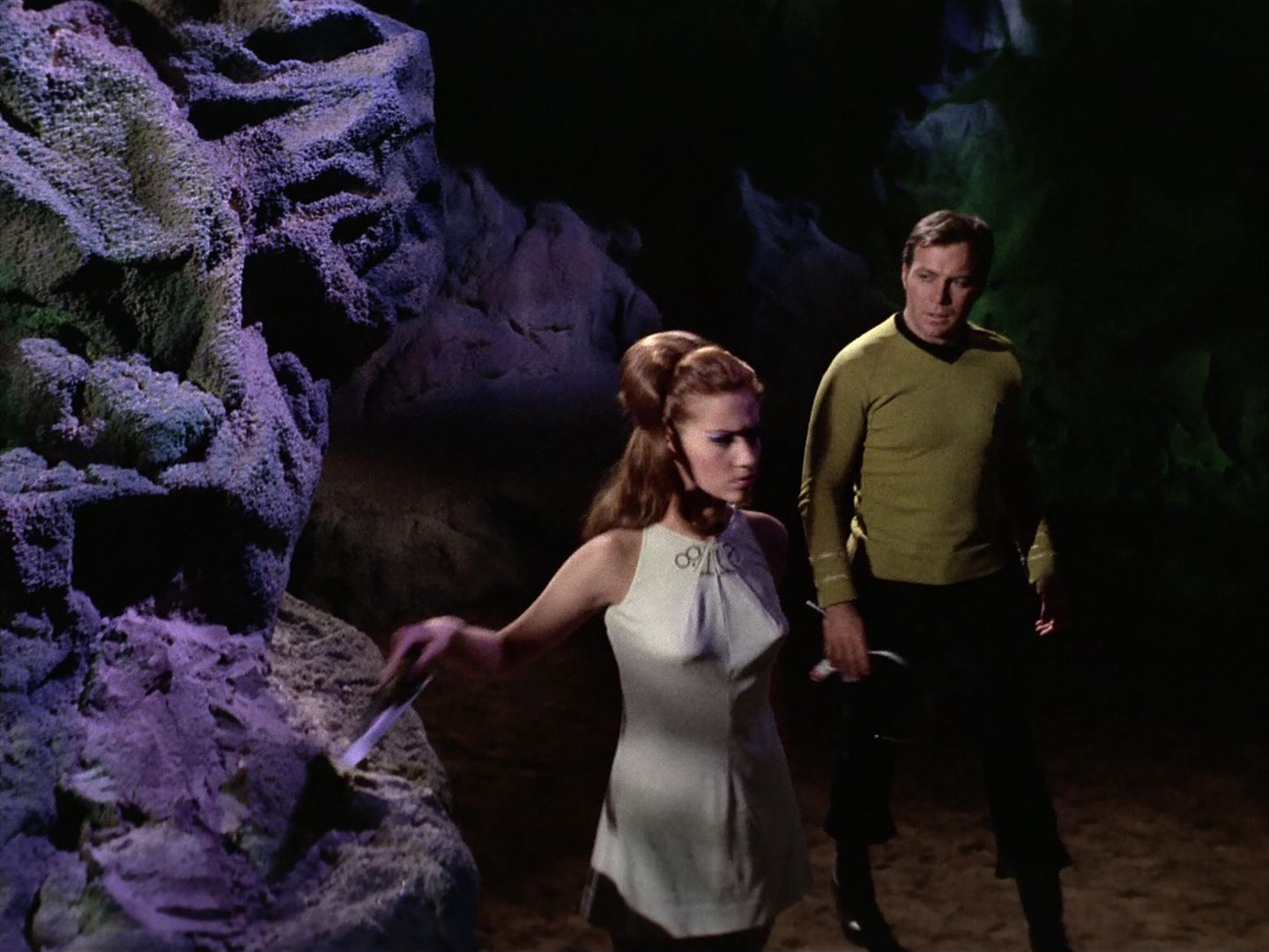 ariane179254_StarTrek_3x21_TheCloudMinders_2225.jpg