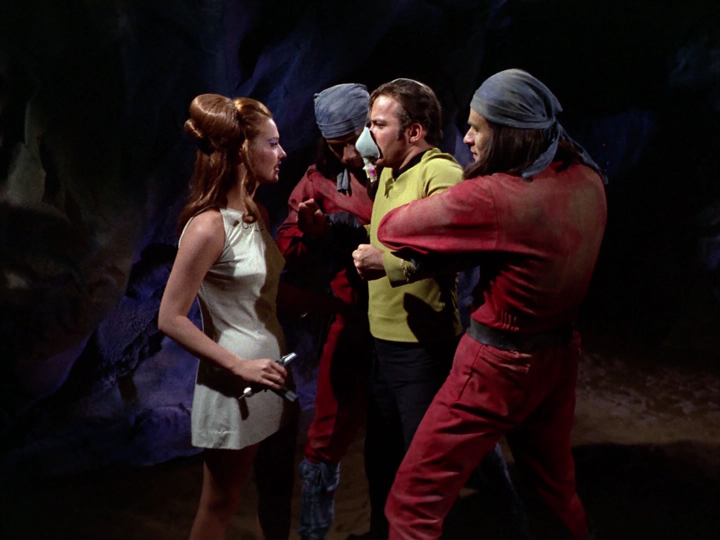 ariane179254_StarTrek_3x21_TheCloudMinders_2247.jpg