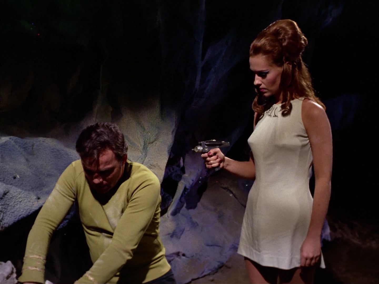 ariane179254_StarTrek_3x21_TheCloudMinders_2469.jpg
