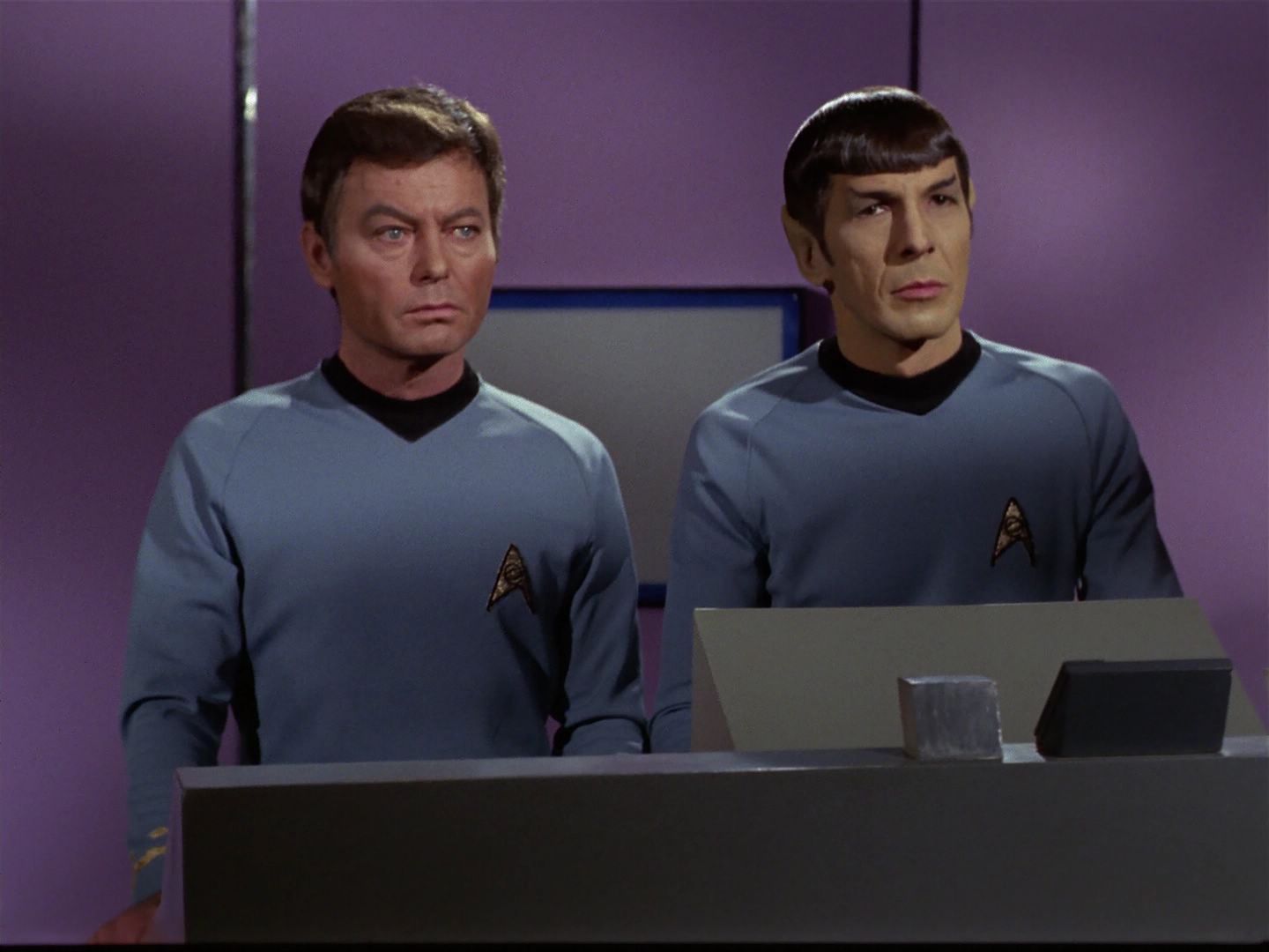 ariane179254_StarTrek_3x21_TheCloudMinders_2941.jpg