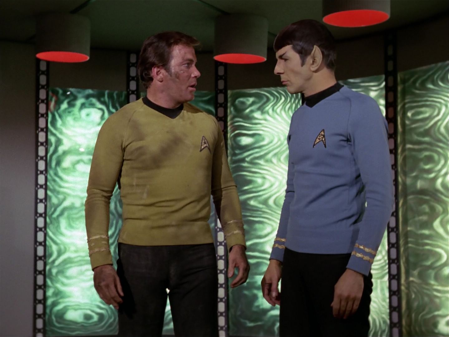 ariane179254_StarTrek_3x21_TheCloudMinders_3147.jpg