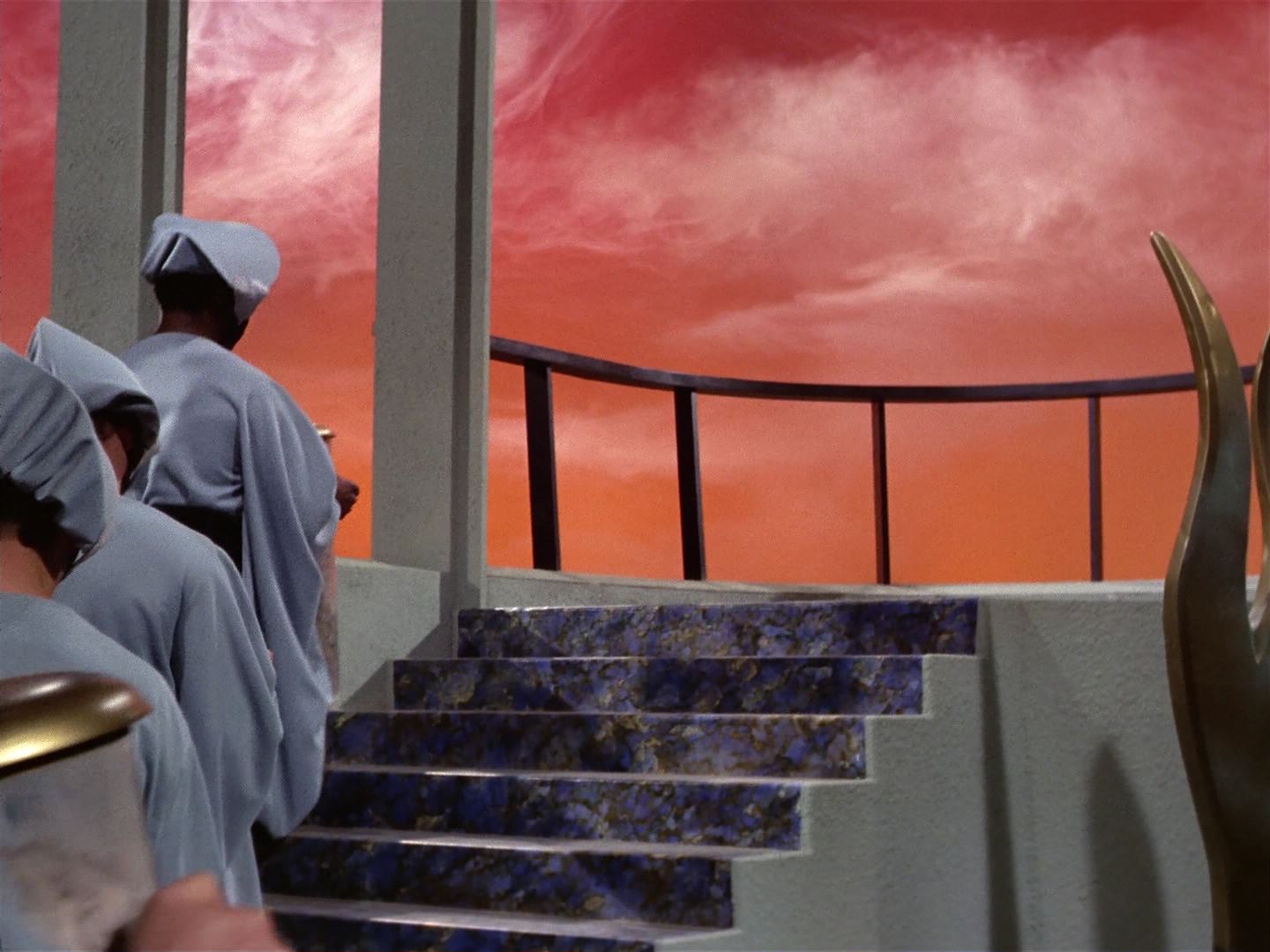ariane179254_StarTrek_3x21_TheCloudMinders_3229.jpg