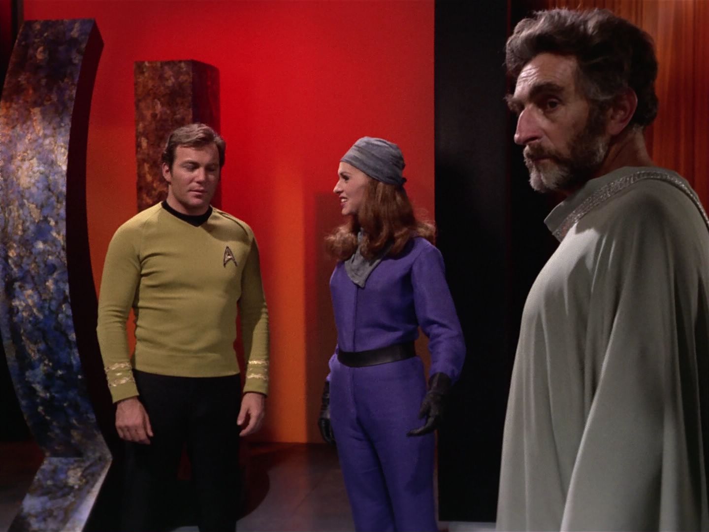 ariane179254_StarTrek_3x21_TheCloudMinders_3235.jpg