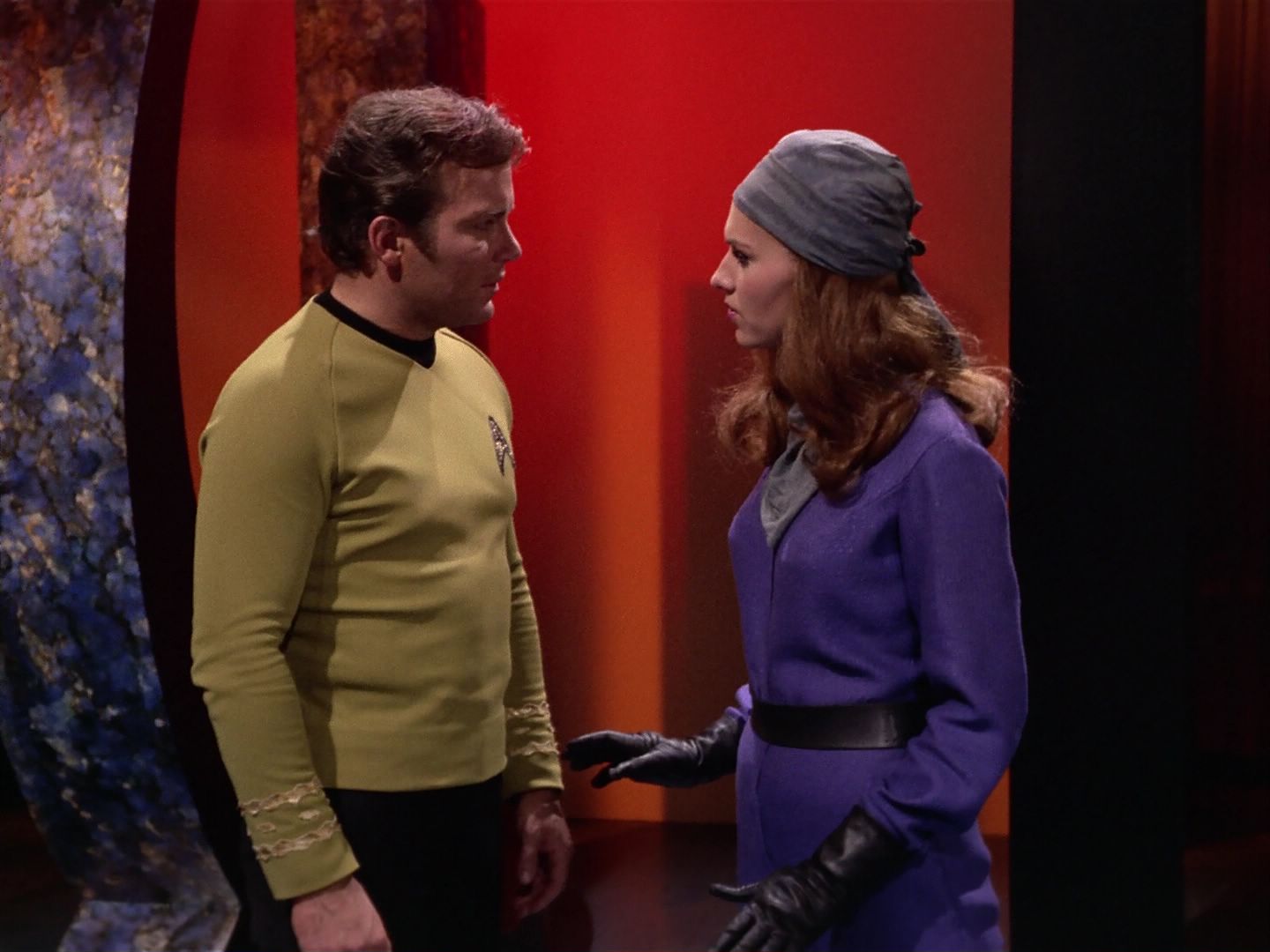 ariane179254_StarTrek_3x21_TheCloudMinders_3323.jpg