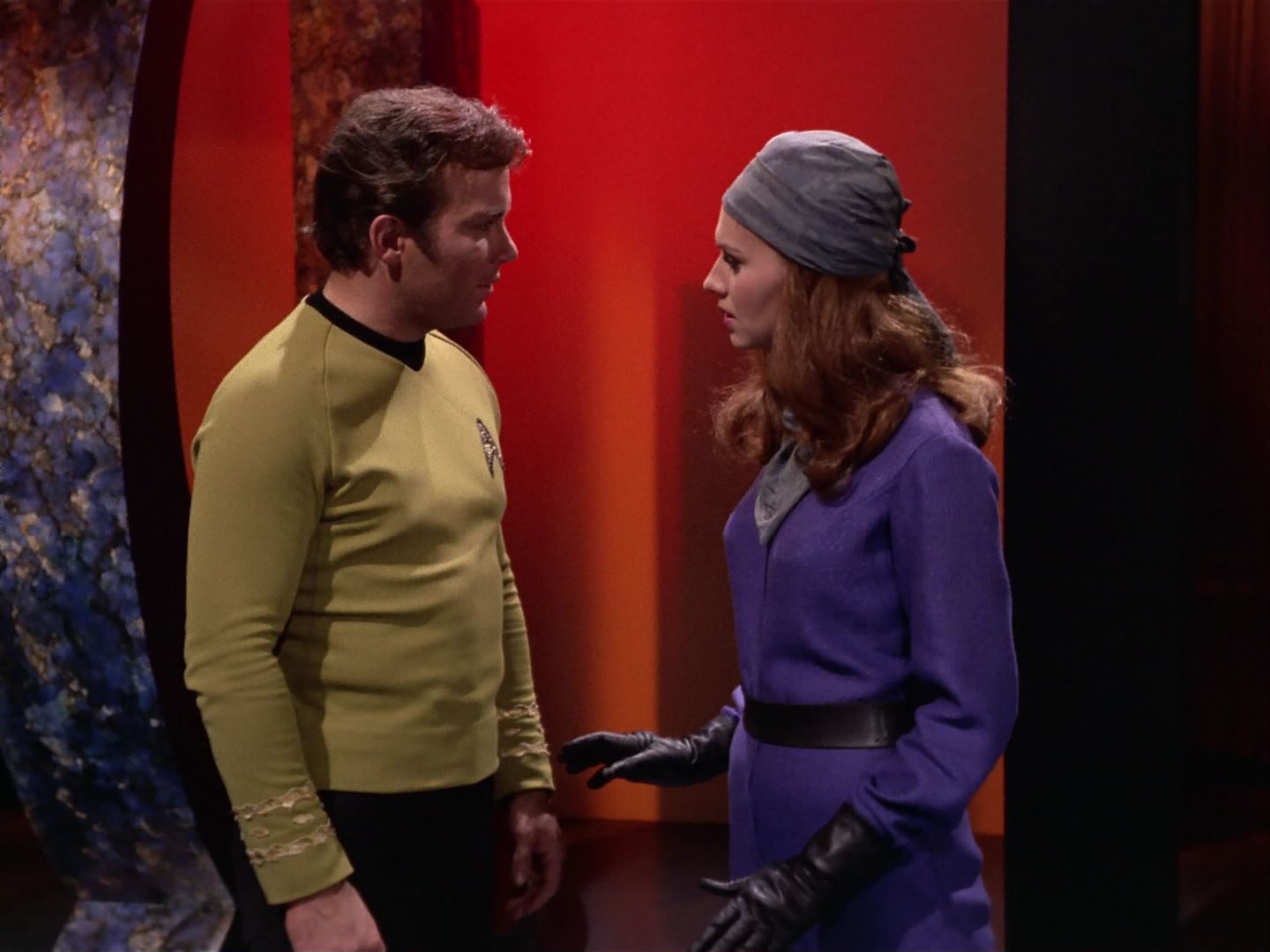 ariane179254_StarTrek_3x21_TheCloudMinders_3325.jpg