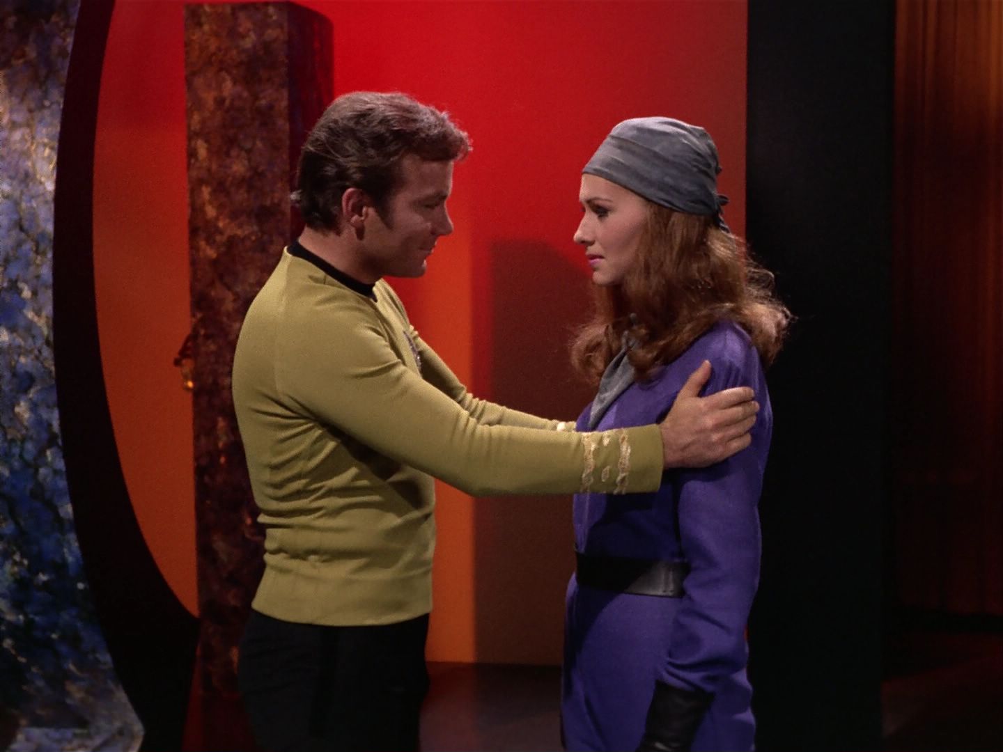 ariane179254_StarTrek_3x21_TheCloudMinders_3344.jpg