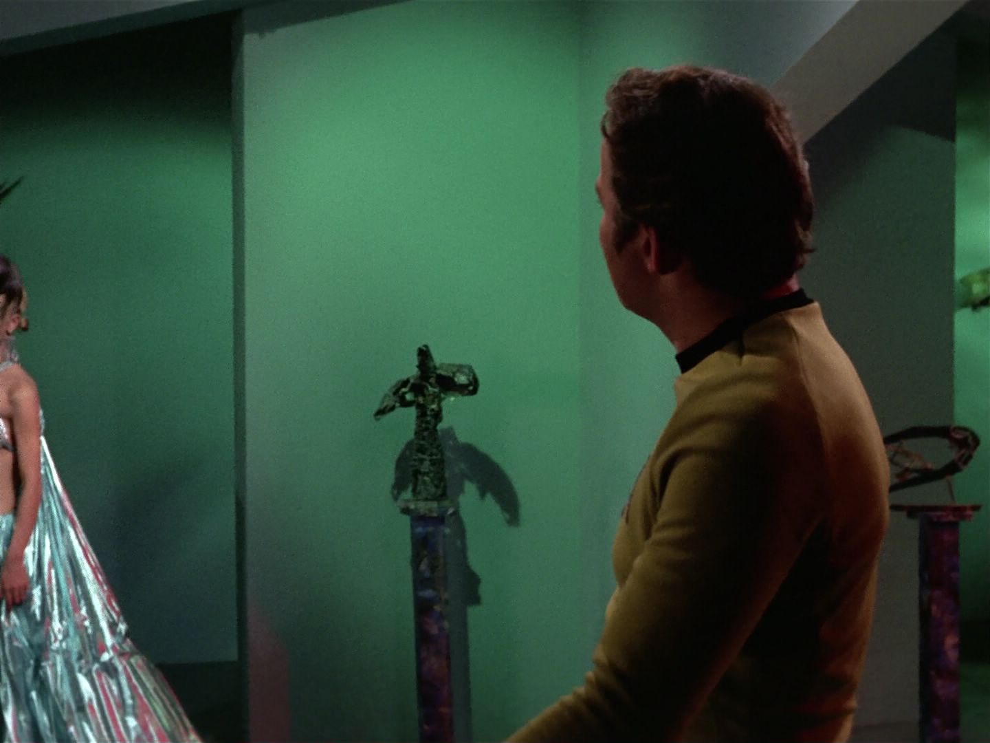 ariane179254_StarTrek_3x21_TheCloudMinders_3351.jpg
