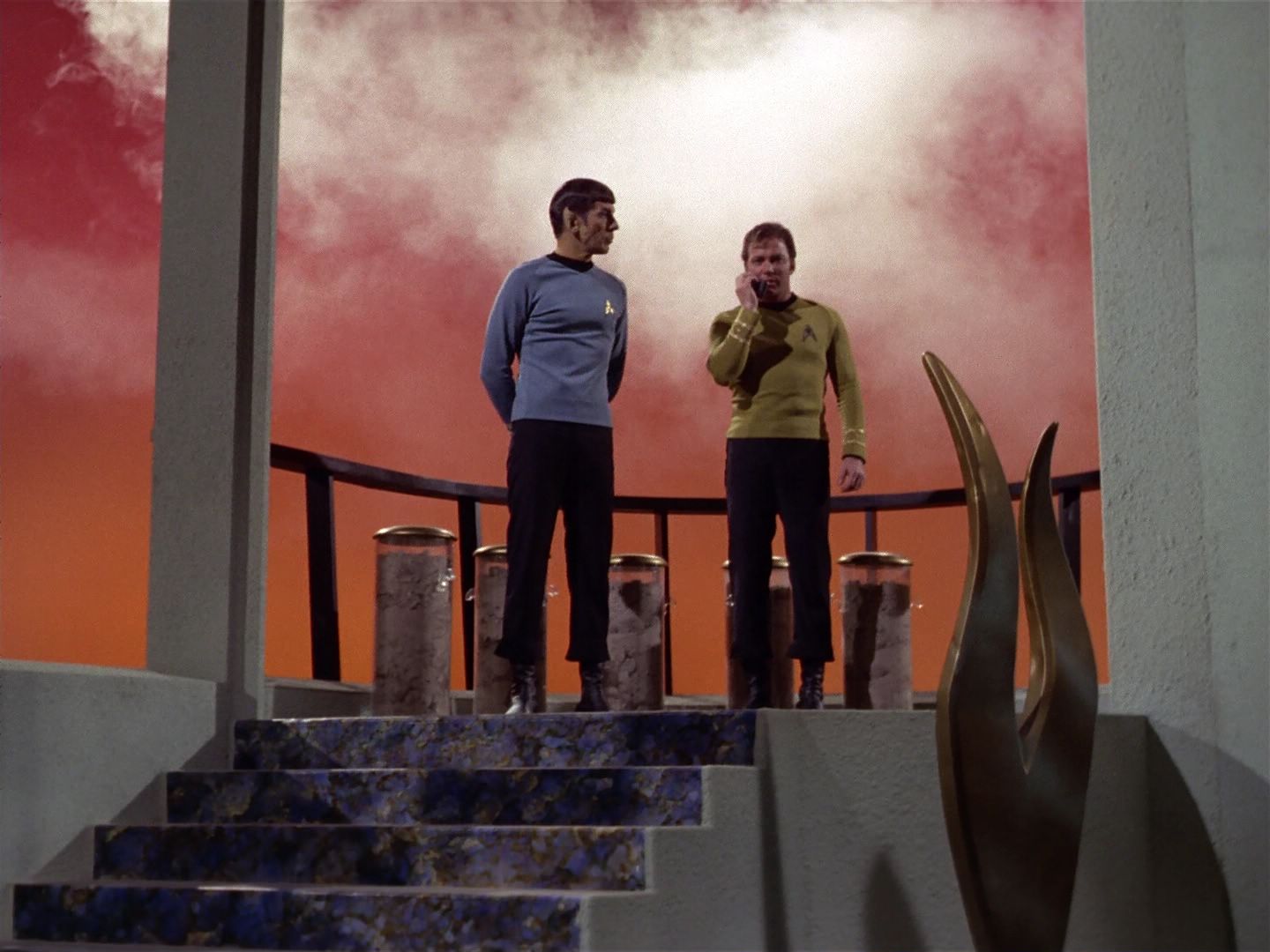 ariane179254_StarTrek_3x21_TheCloudMinders_3371.jpg
