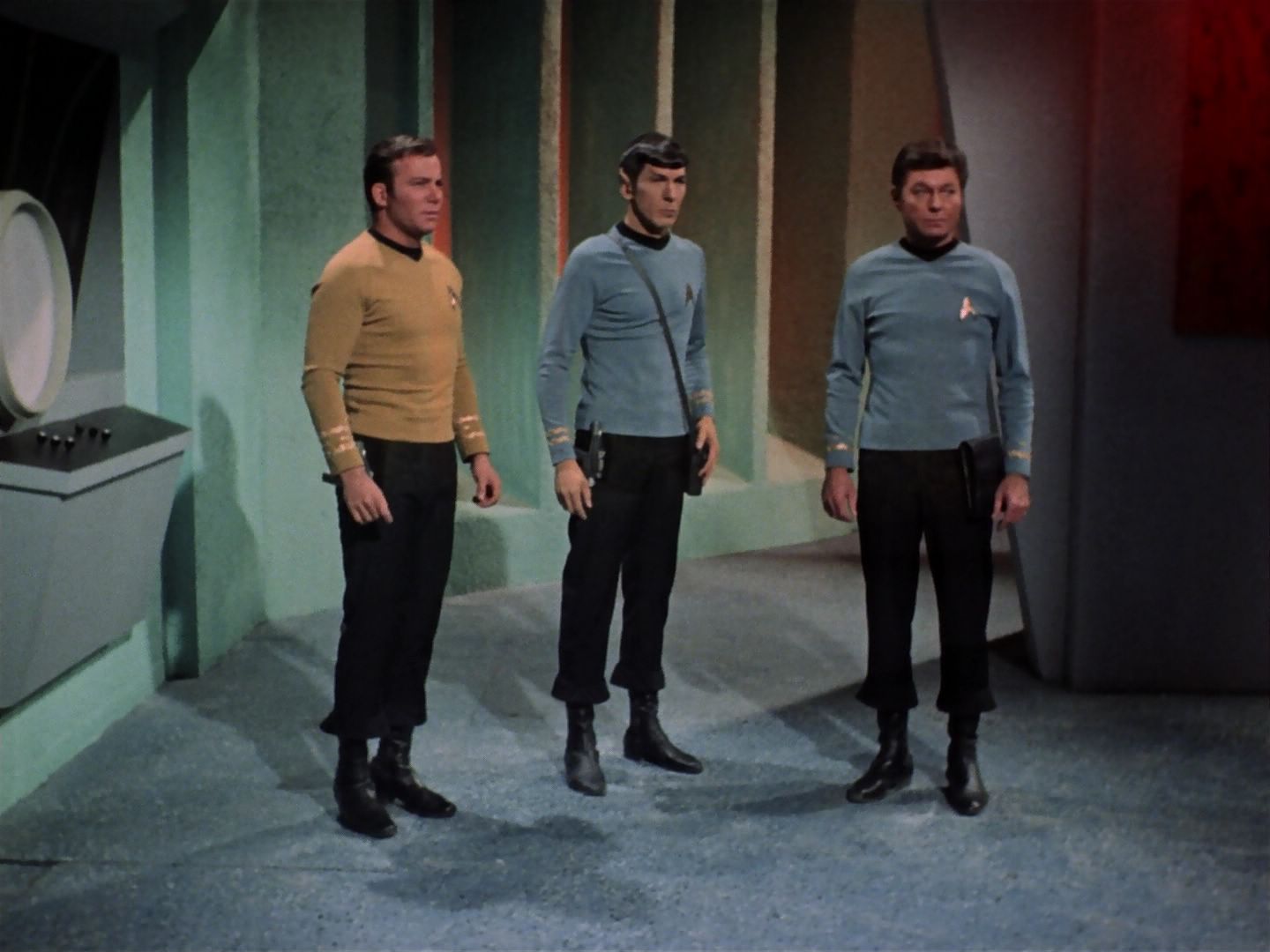ariane179254_StarTrek_3x23_AllOurYesterdays_0028.jpg