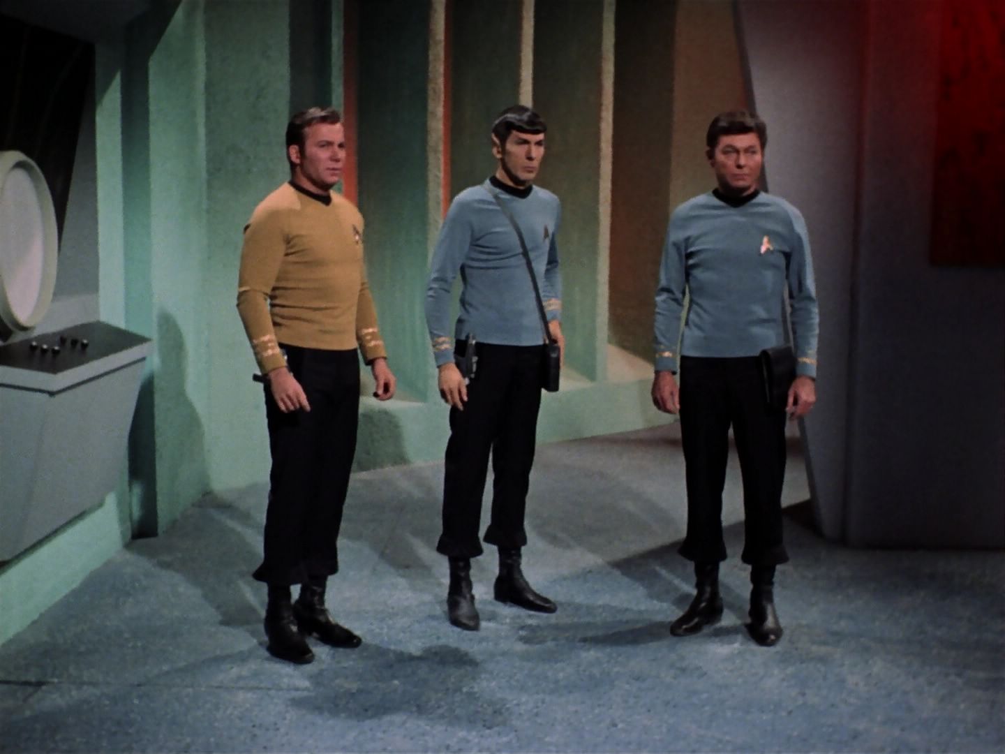 ariane179254_StarTrek_3x23_AllOurYesterdays_0029.jpg