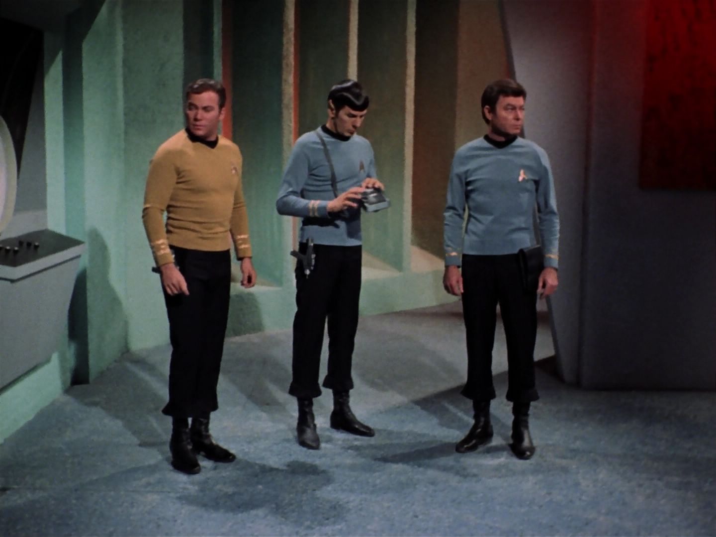 ariane179254_StarTrek_3x23_AllOurYesterdays_0030.jpg