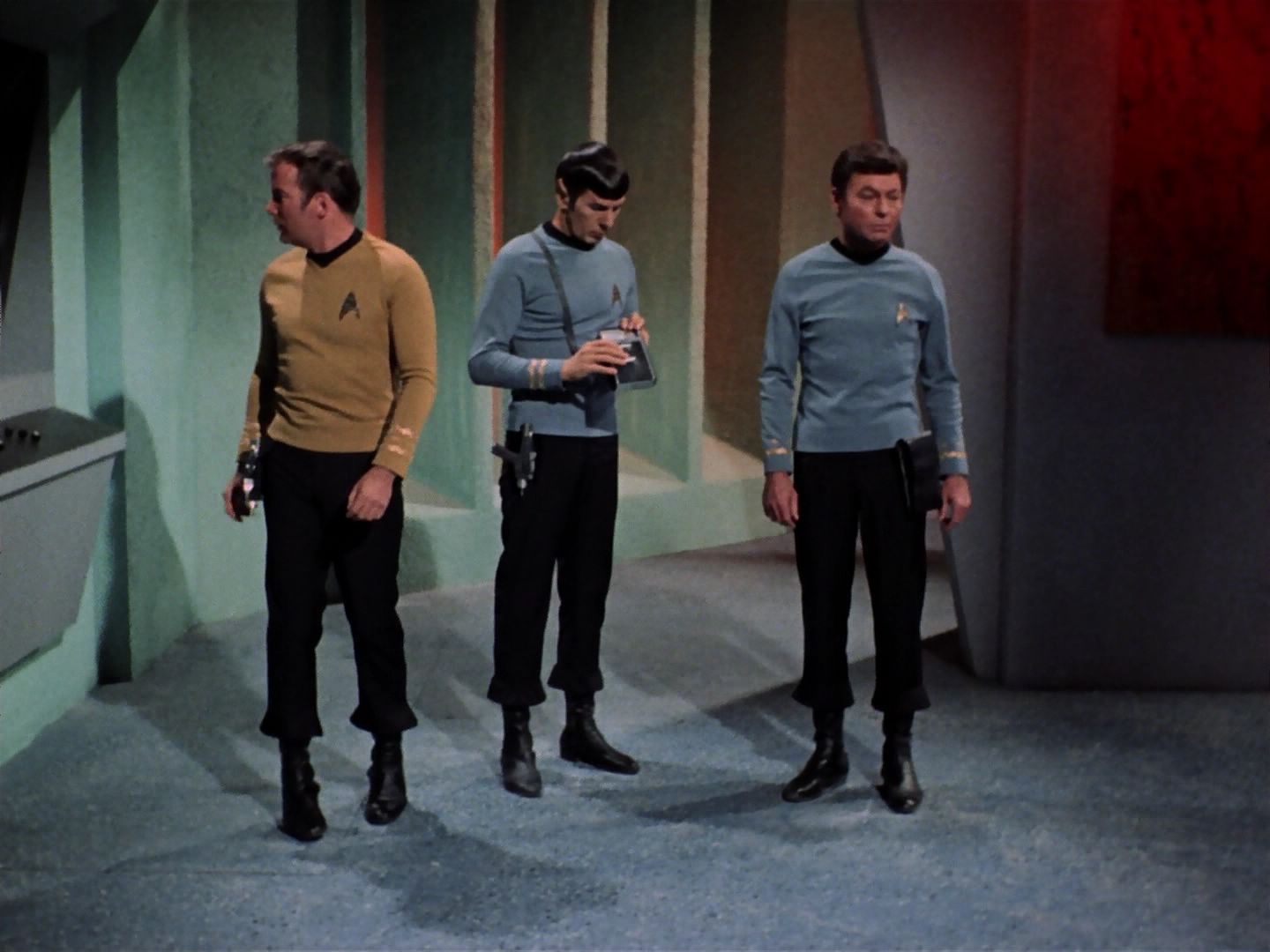 ariane179254_StarTrek_3x23_AllOurYesterdays_0031.jpg