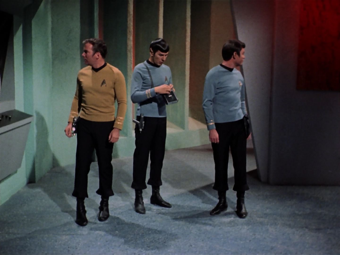 ariane179254_StarTrek_3x23_AllOurYesterdays_0032.jpg