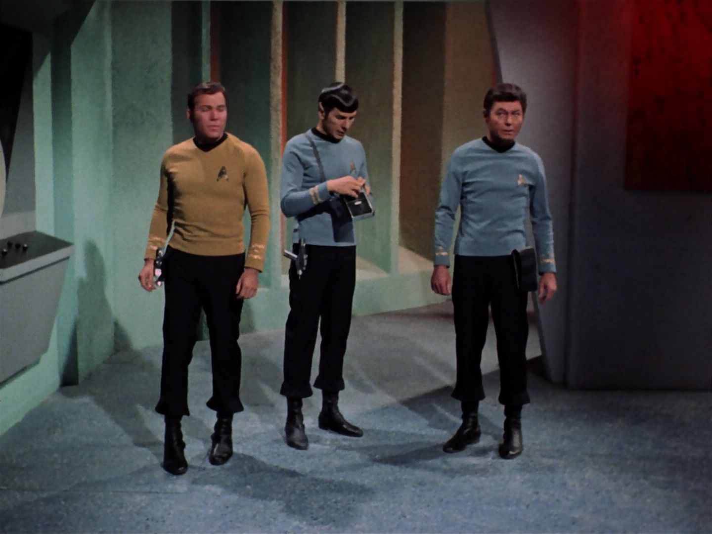 ariane179254_StarTrek_3x23_AllOurYesterdays_0033.jpg