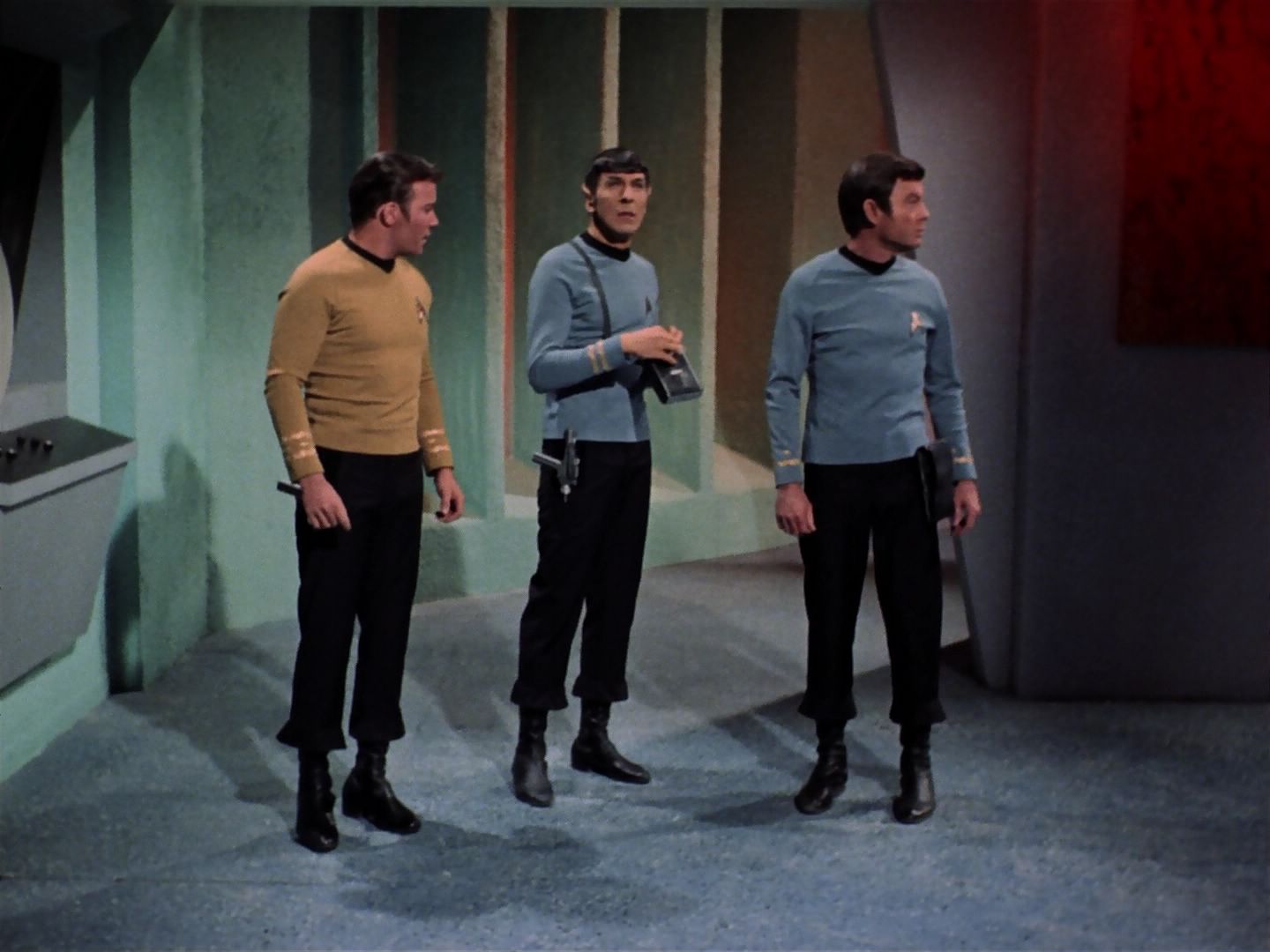 ariane179254_StarTrek_3x23_AllOurYesterdays_0036.jpg