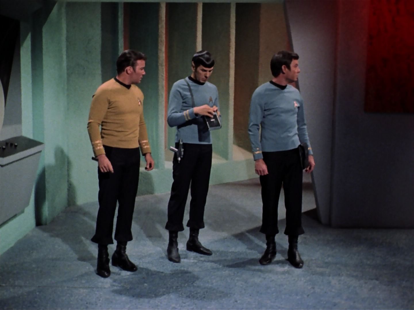 ariane179254_StarTrek_3x23_AllOurYesterdays_0037.jpg
