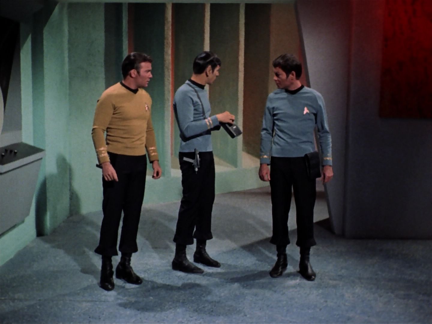 ariane179254_StarTrek_3x23_AllOurYesterdays_0039.jpg