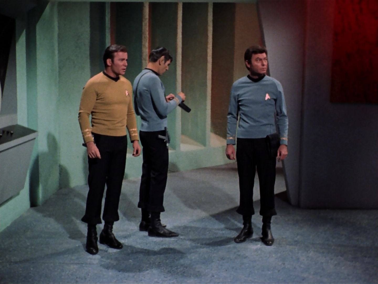 ariane179254_StarTrek_3x23_AllOurYesterdays_0044.jpg