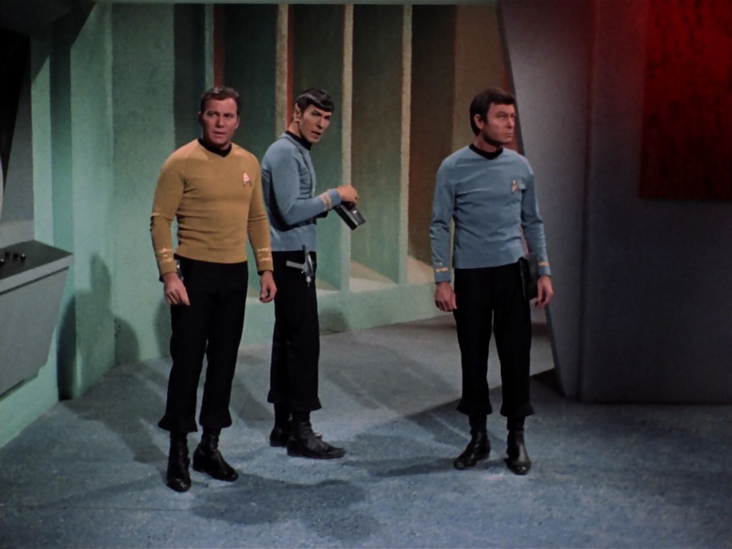 ariane179254_StarTrek_3x23_AllOurYesterdays_0048.jpg
