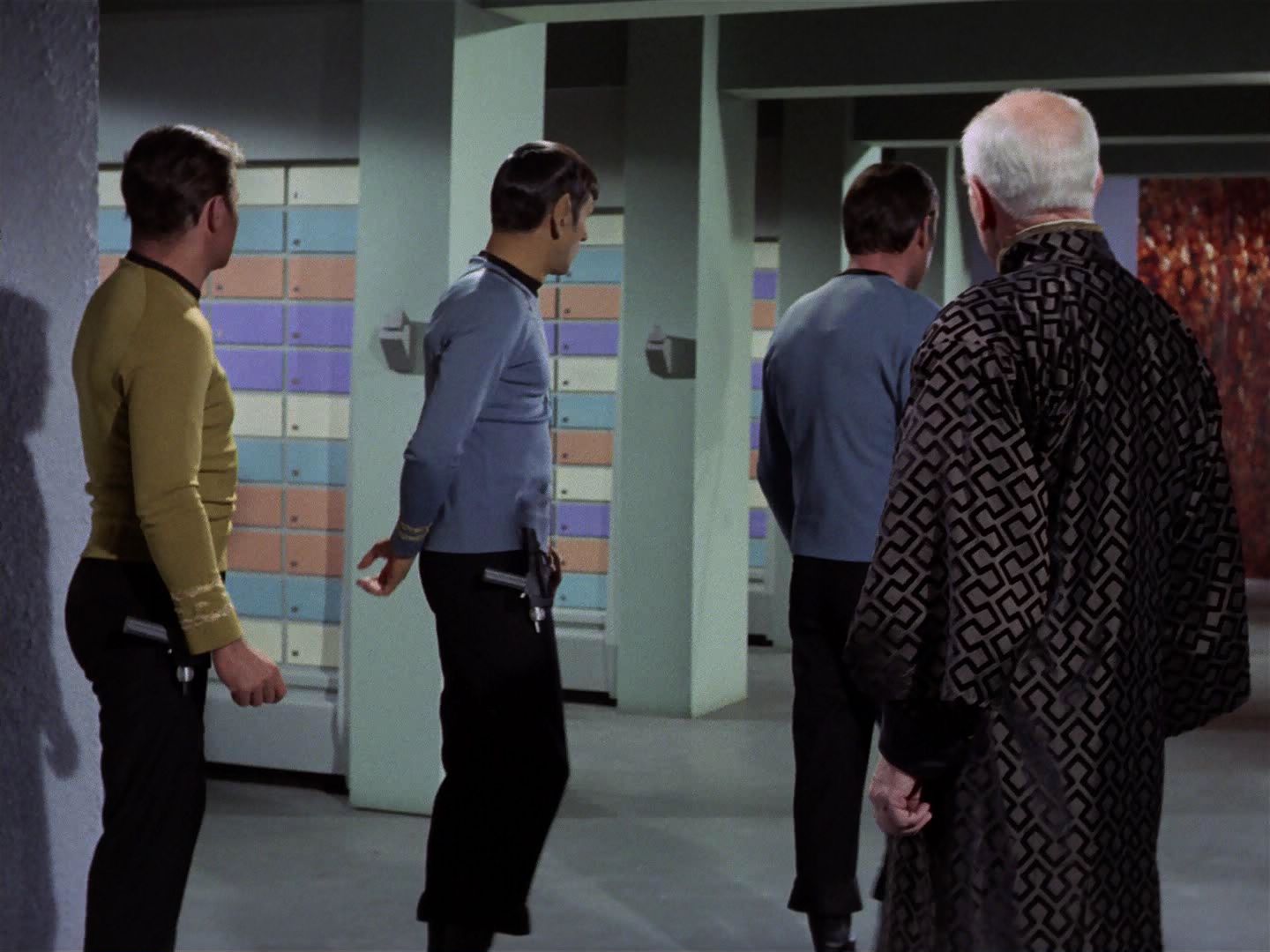 ariane179254_StarTrek_3x23_AllOurYesterdays_0129.jpg