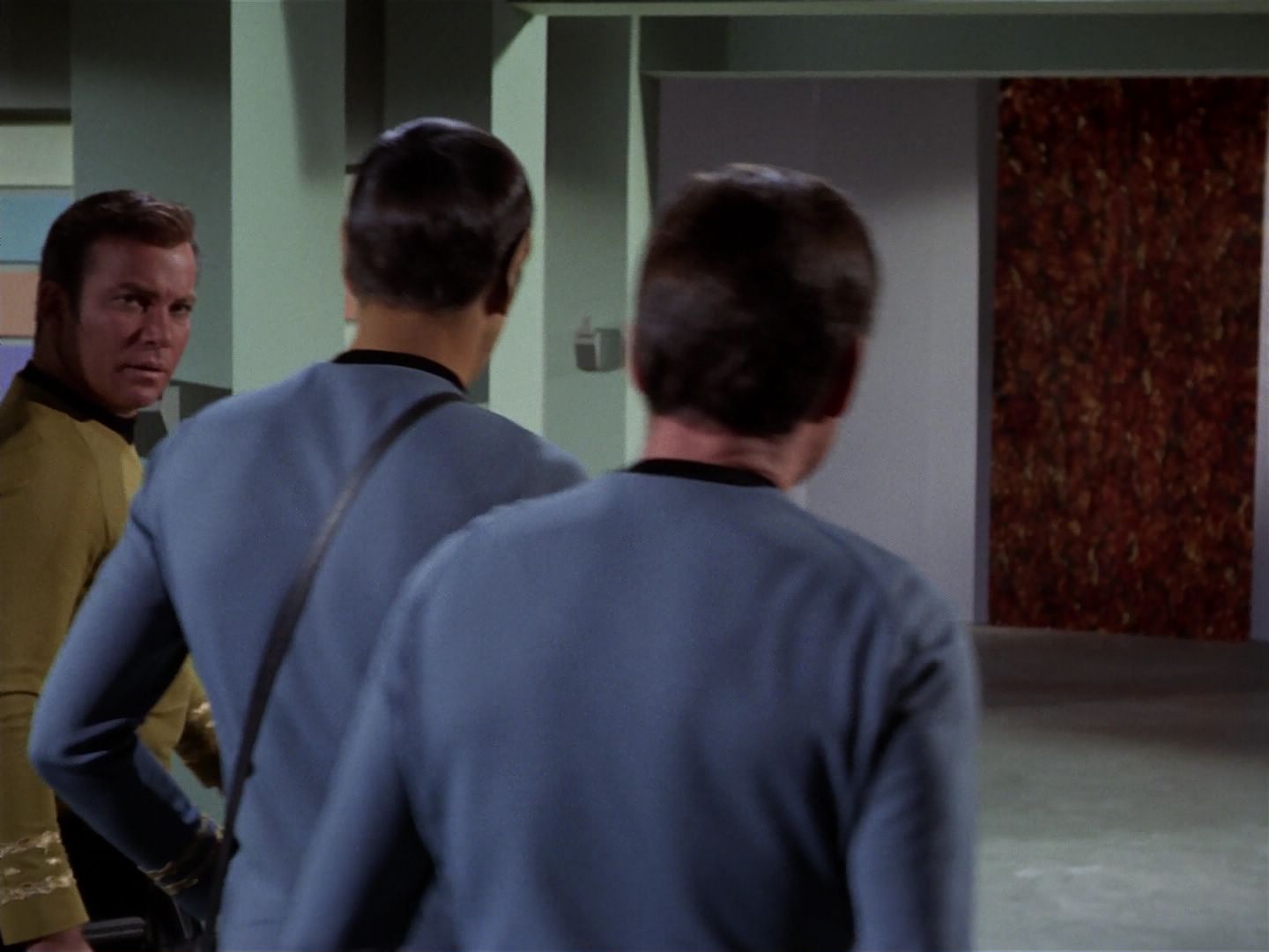 ariane179254_StarTrek_3x23_AllOurYesterdays_0132.jpg