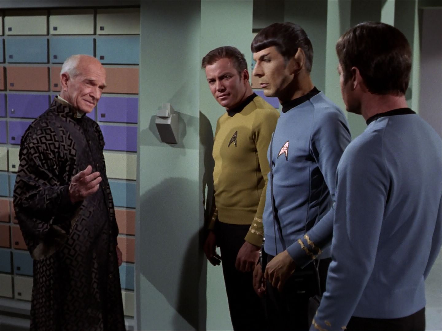 ariane179254_StarTrek_3x23_AllOurYesterdays_0175.jpg