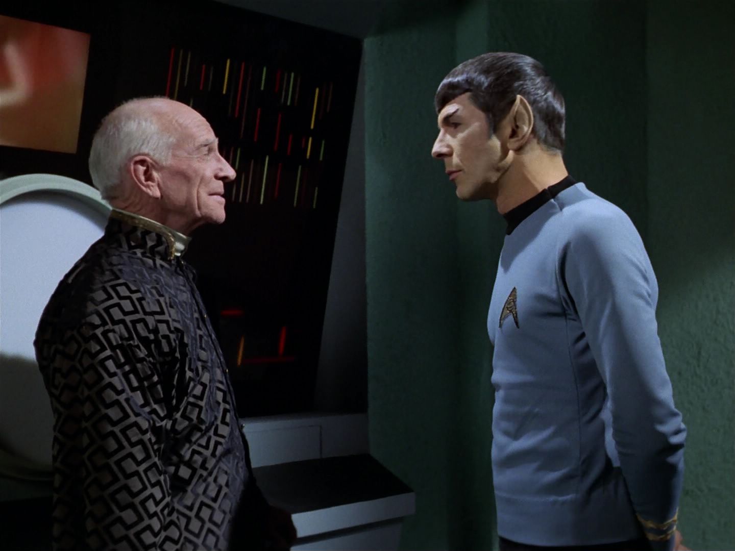 ariane179254_StarTrek_3x23_AllOurYesterdays_0498.jpg