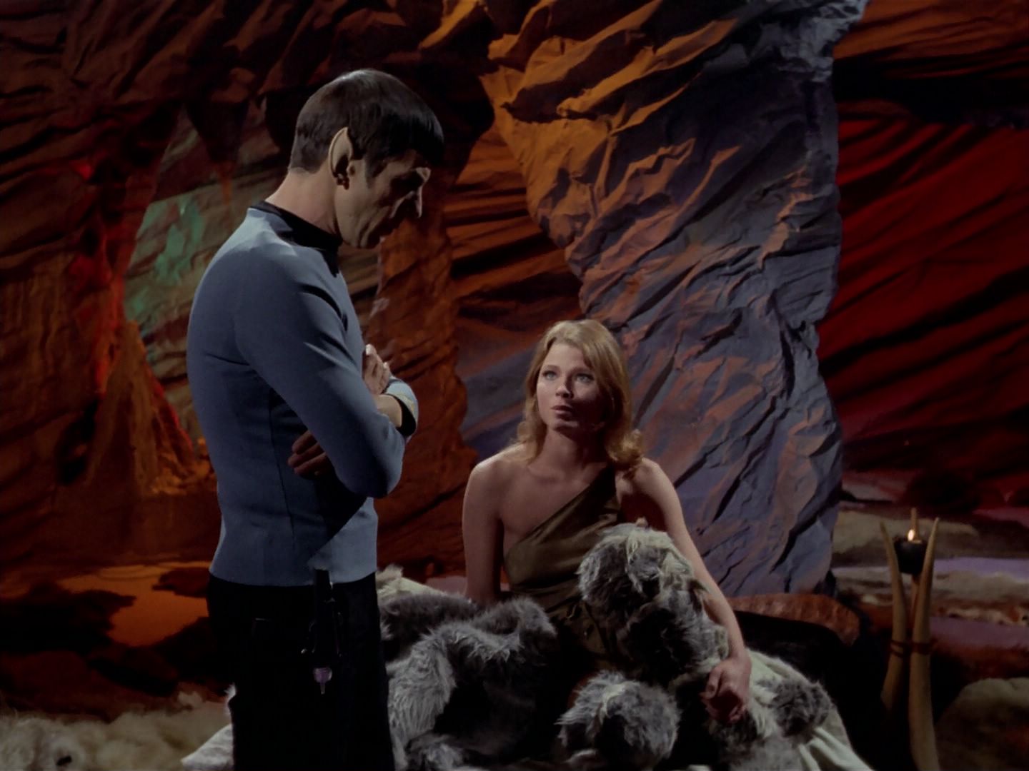 ariane179254_StarTrek_3x23_AllOurYesterdays_1557.jpg