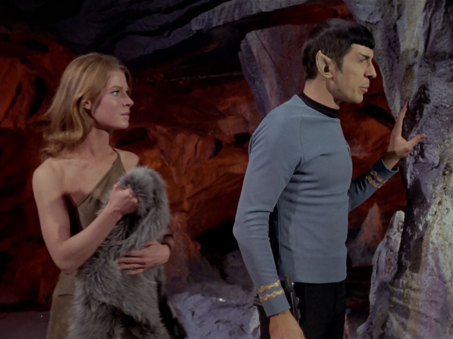 ariane179254_StarTrek_3x23_AllOurYesterdays_1581.jpg