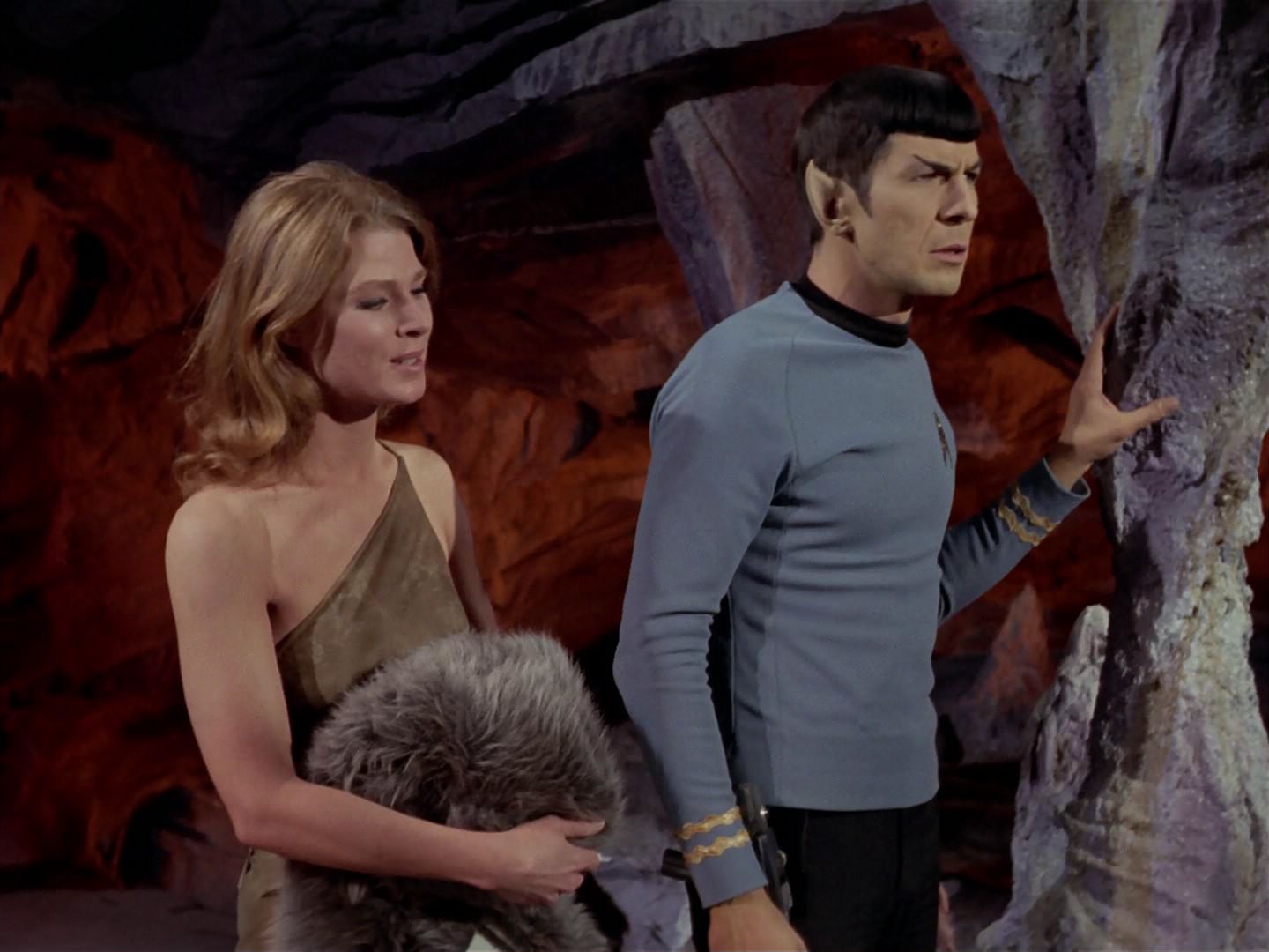 ariane179254_StarTrek_3x23_AllOurYesterdays_1597.jpg