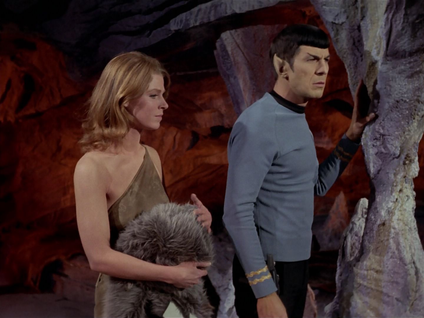 ariane179254_StarTrek_3x23_AllOurYesterdays_1614.jpg