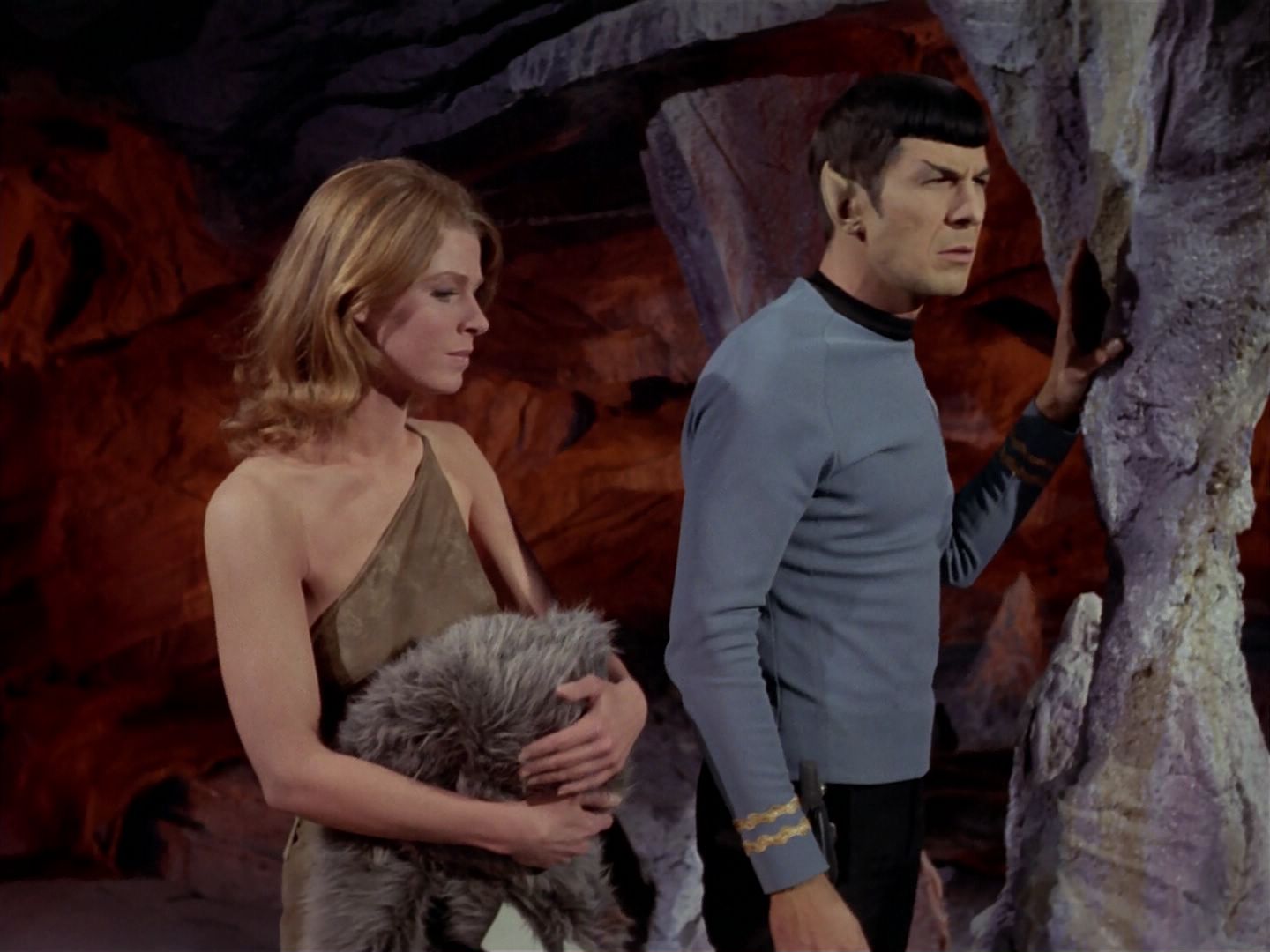 ariane179254_StarTrek_3x23_AllOurYesterdays_1615.jpg