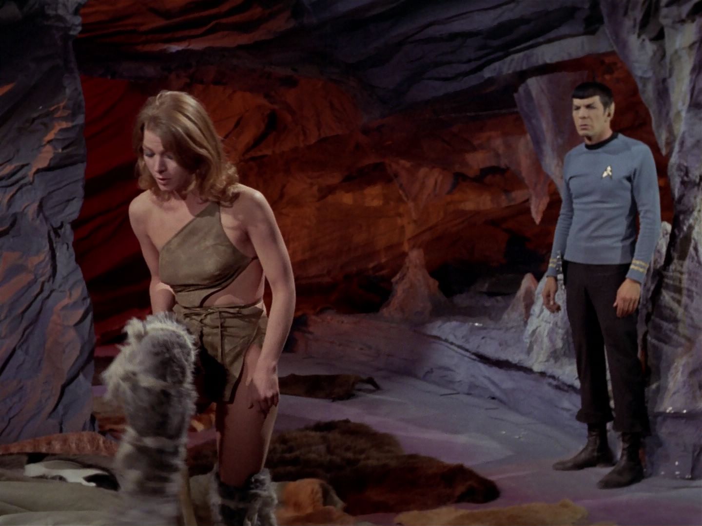 ariane179254_StarTrek_3x23_AllOurYesterdays_1640.jpg