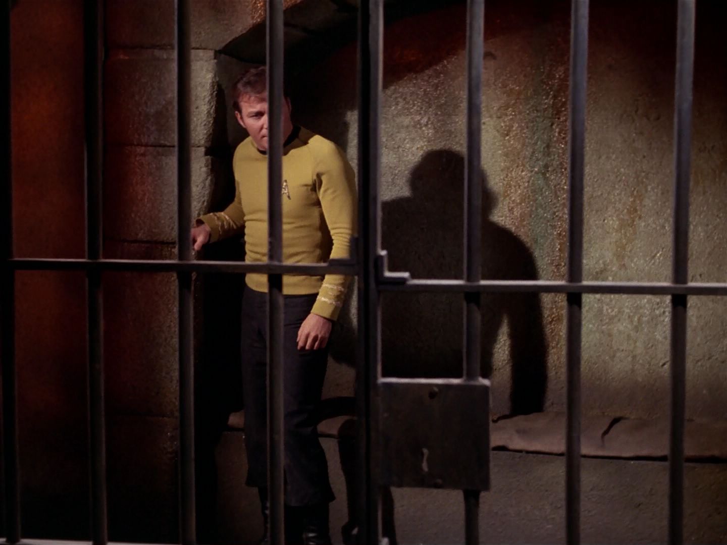 ariane179254_StarTrek_3x23_AllOurYesterdays_1809.jpg