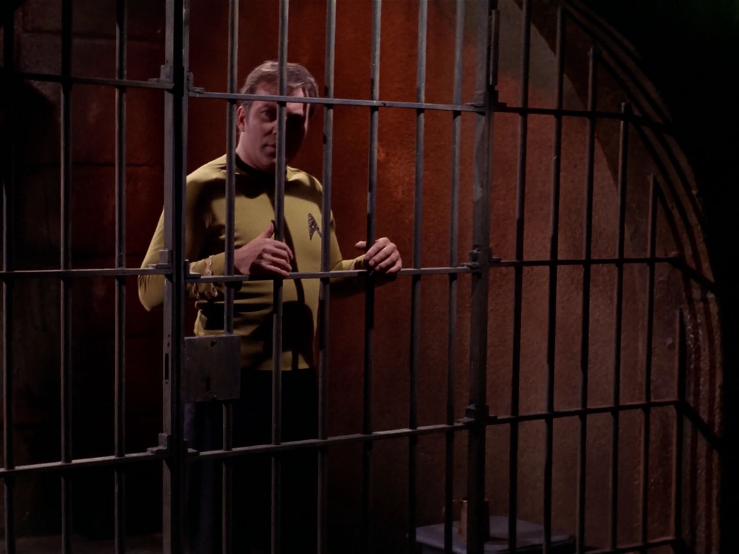 ariane179254_StarTrek_3x23_AllOurYesterdays_1835.jpg