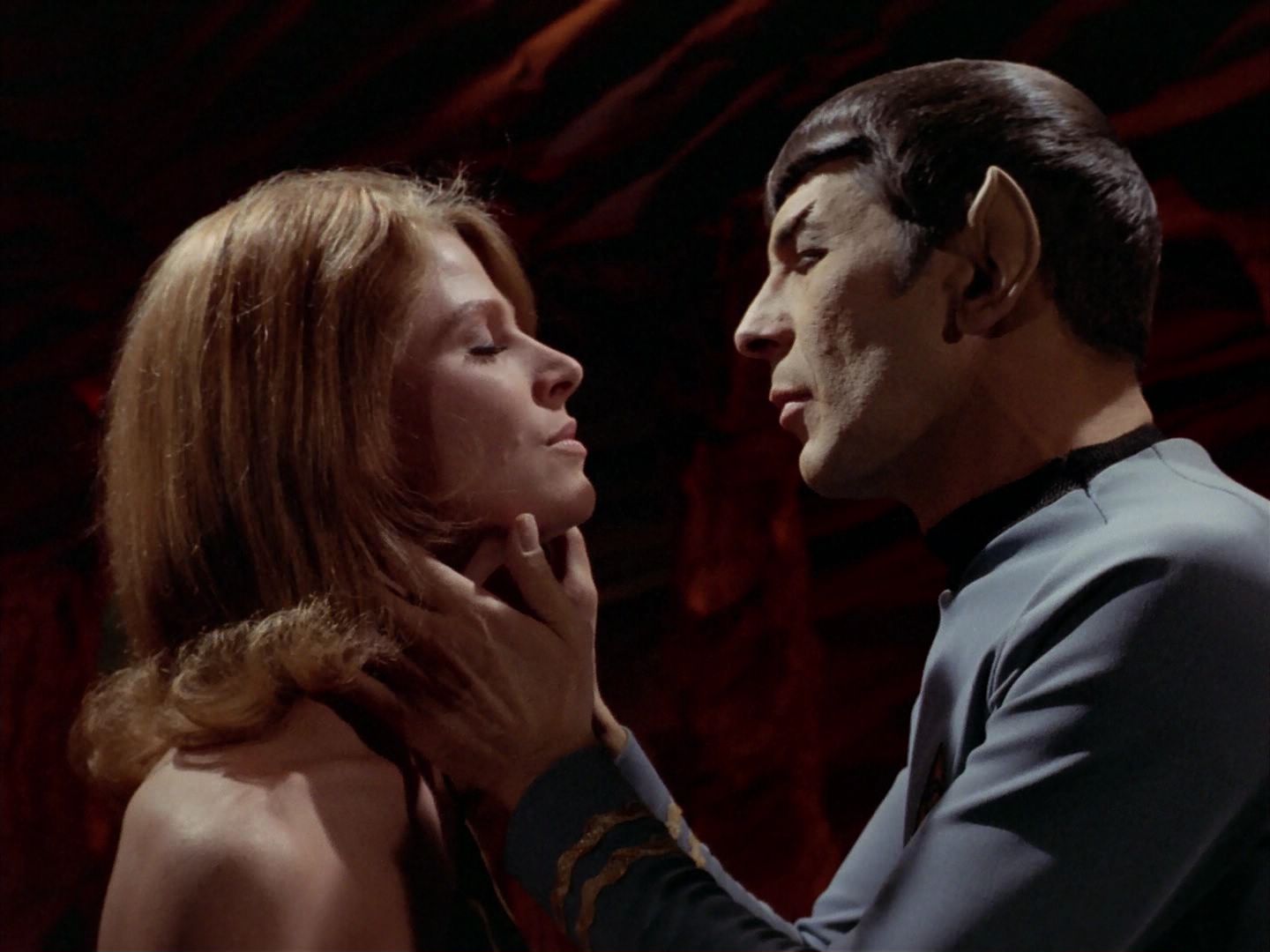 ariane179254_StarTrek_3x23_AllOurYesterdays_2758.jpg