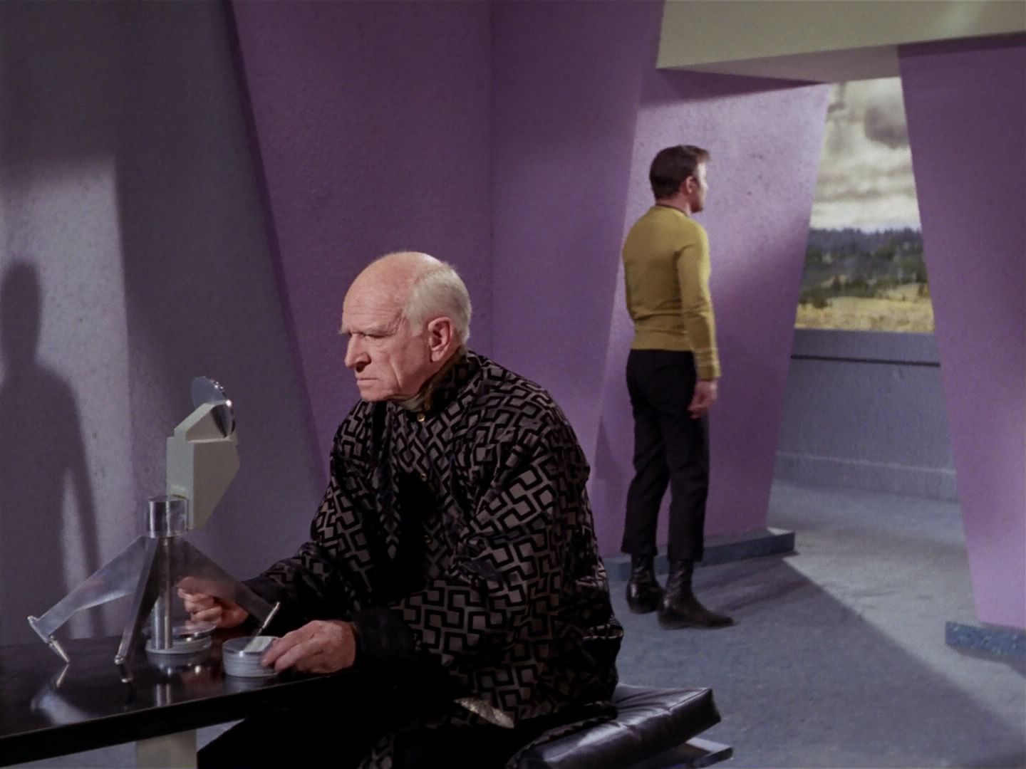 ariane179254_StarTrek_3x23_AllOurYesterdays_3185.jpg