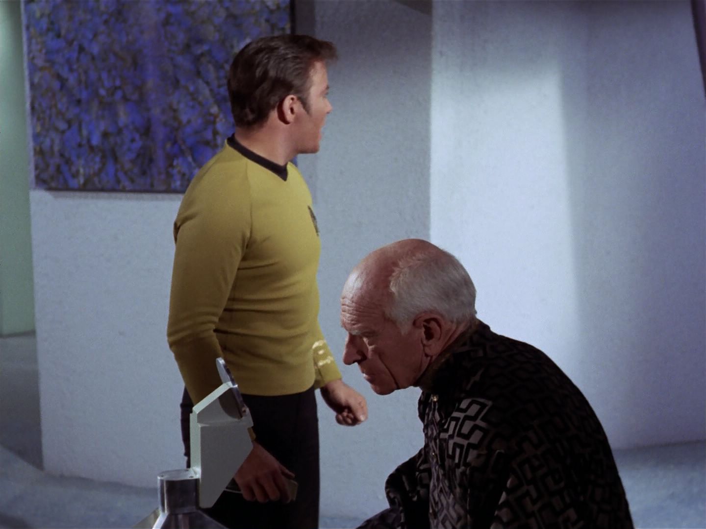 ariane179254_StarTrek_3x23_AllOurYesterdays_3285.jpg
