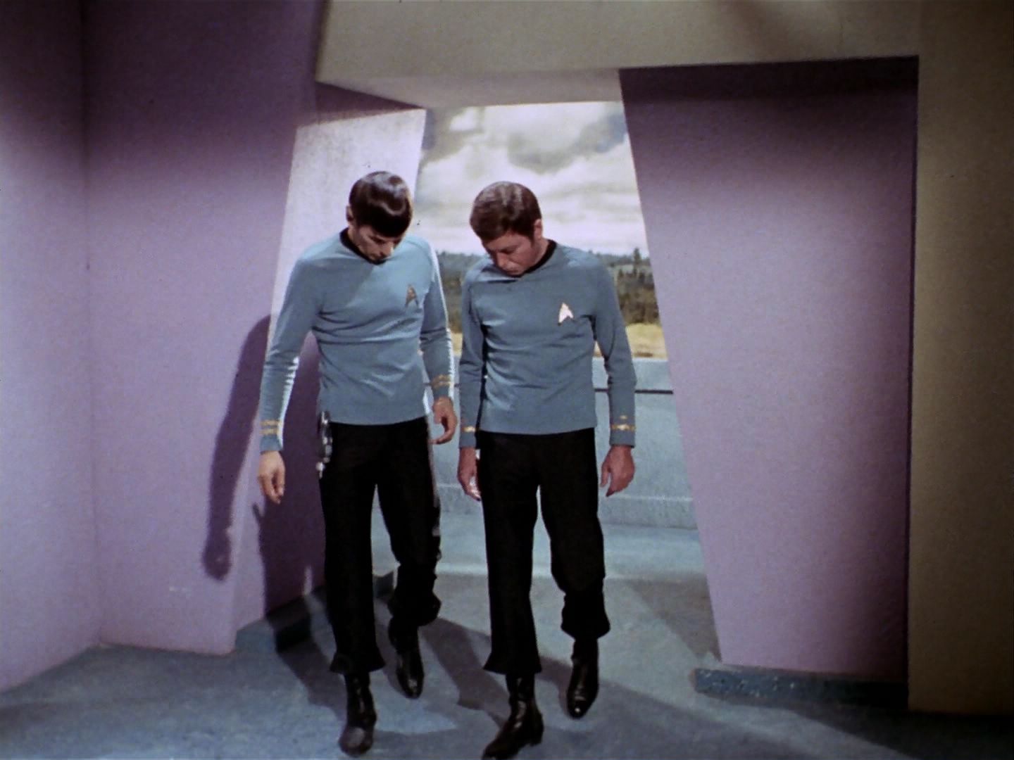 ariane179254_StarTrek_3x23_AllOurYesterdays_3321.jpg