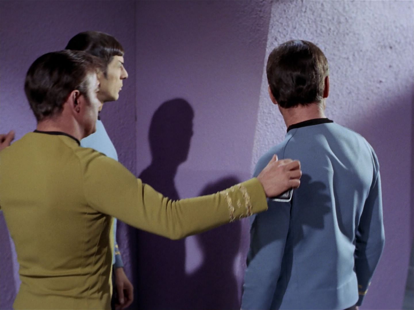 ariane179254_StarTrek_3x23_AllOurYesterdays_3339.jpg